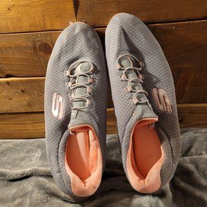 Skechers Women's Summit Lightweight Sneakers